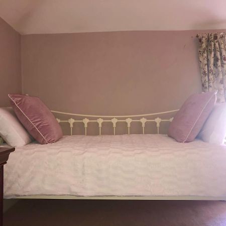 2 Bed Courtyard Apartment At Rockfield House Kells In Meath - Short Term Let Eksteriør billede