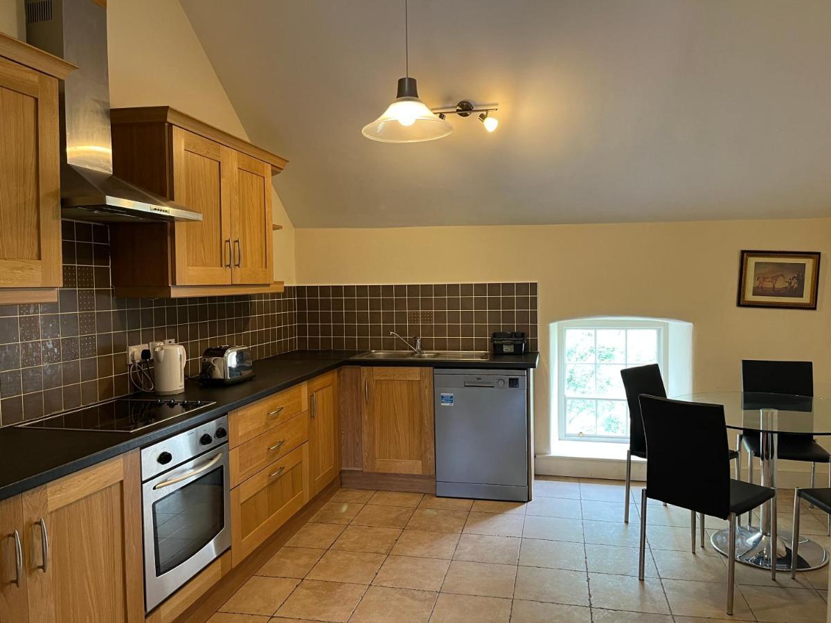 2 Bed Courtyard Apartment At Rockfield House Kells In Meath - Short Term Let Eksteriør billede