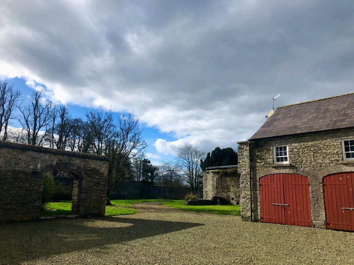 2 Bed Courtyard Apartment At Rockfield House Kells In Meath - Short Term Let Eksteriør billede