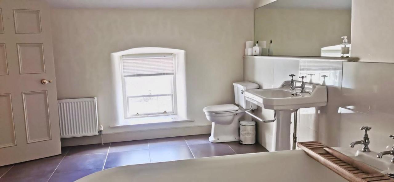 2 Bed Courtyard Apartment At Rockfield House Kells In Meath - Short Term Let Eksteriør billede